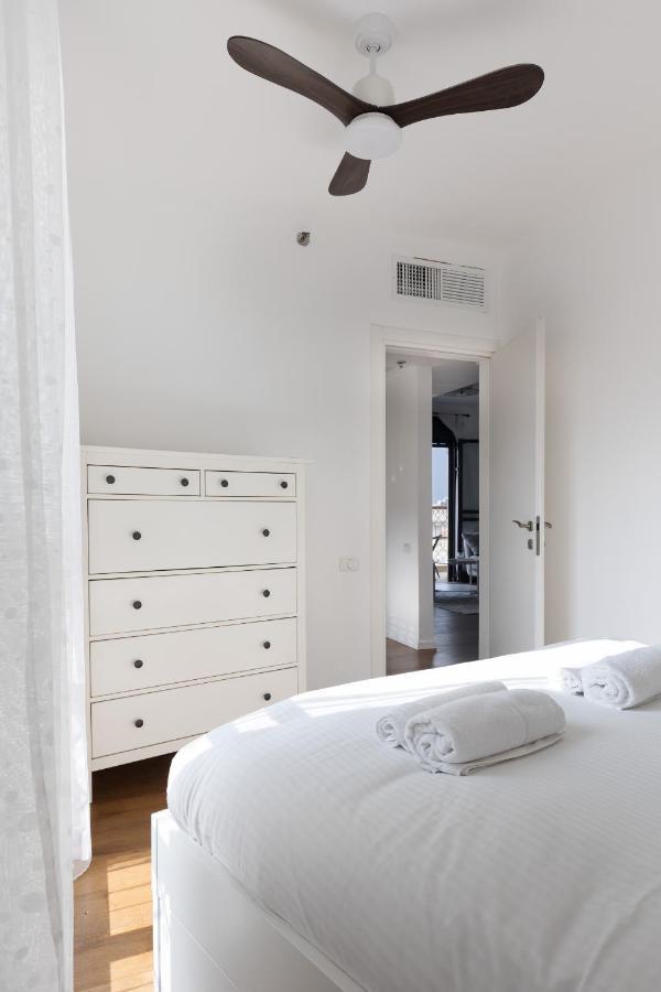 Elegant Apartment W Balcony & Mamad In Heart Of Tel Aviv By Sea N' Rent Экстерьер фото