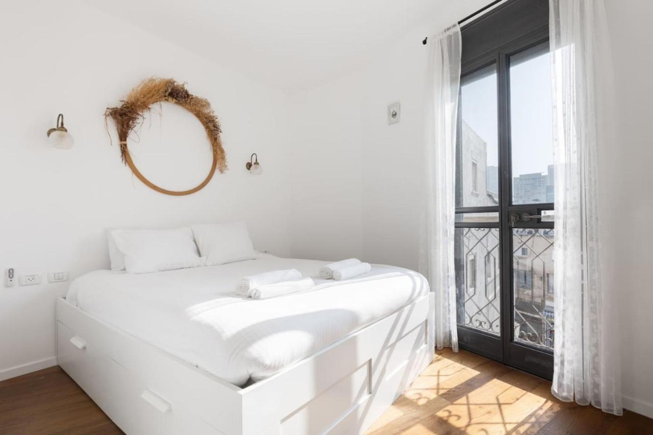 Elegant Apartment W Balcony & Mamad In Heart Of Tel Aviv By Sea N' Rent Экстерьер фото